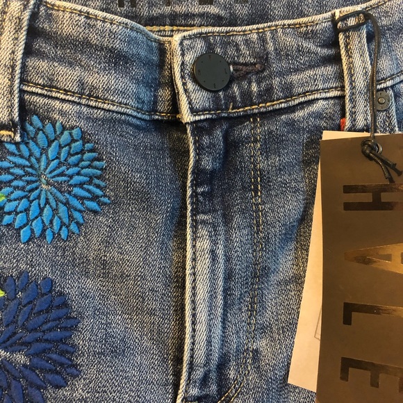 Embroidered jeans - Picture 4 of 8